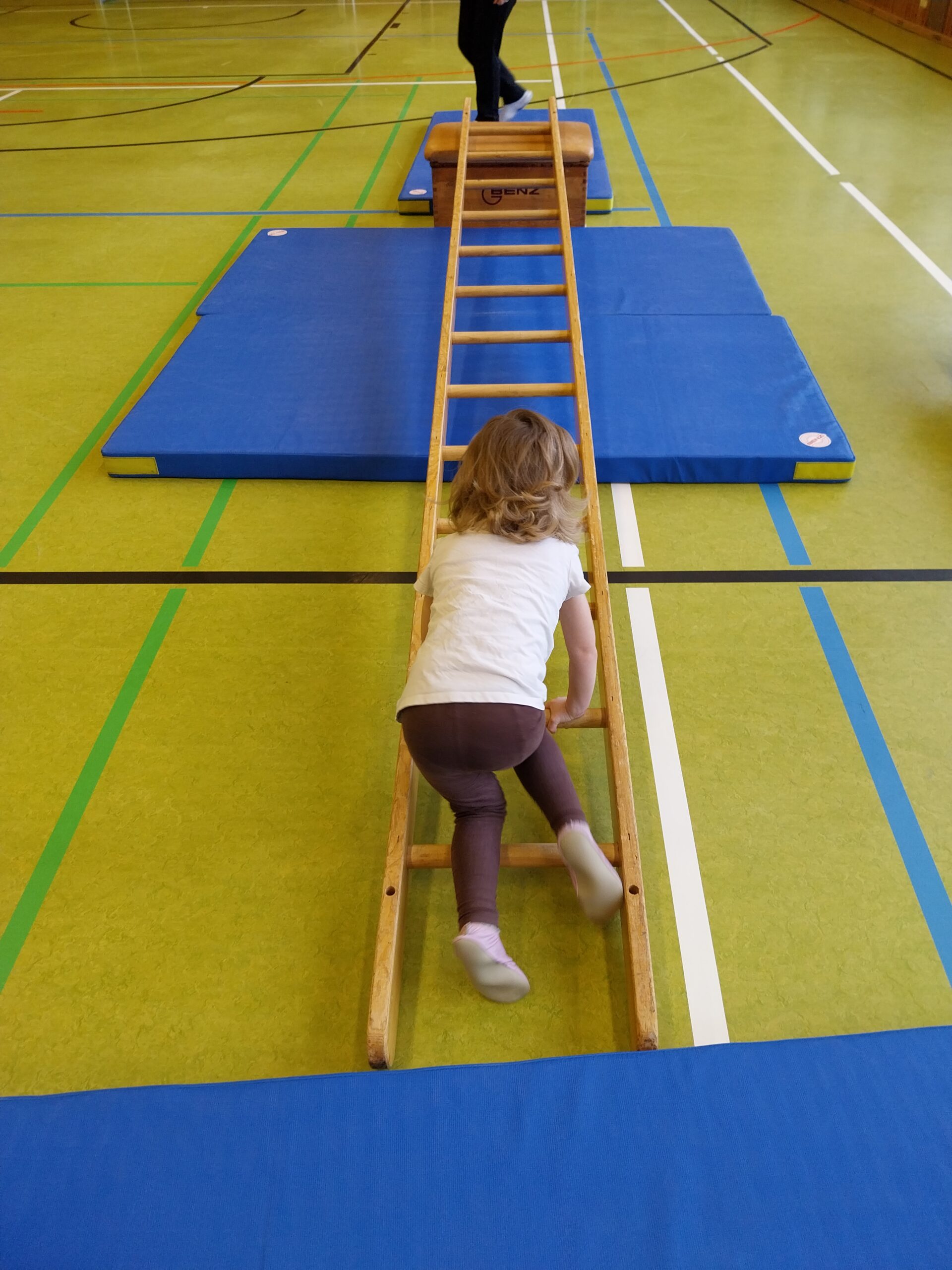 Kinderturnen TSV Hirsau – spielerischer Parcours